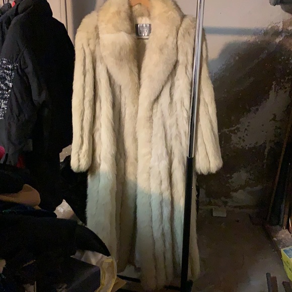 Full length silver fox fur coat - Picture 1 of 1
